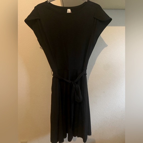 Pact organic fit and flare tie dress - Picture 1 of 3